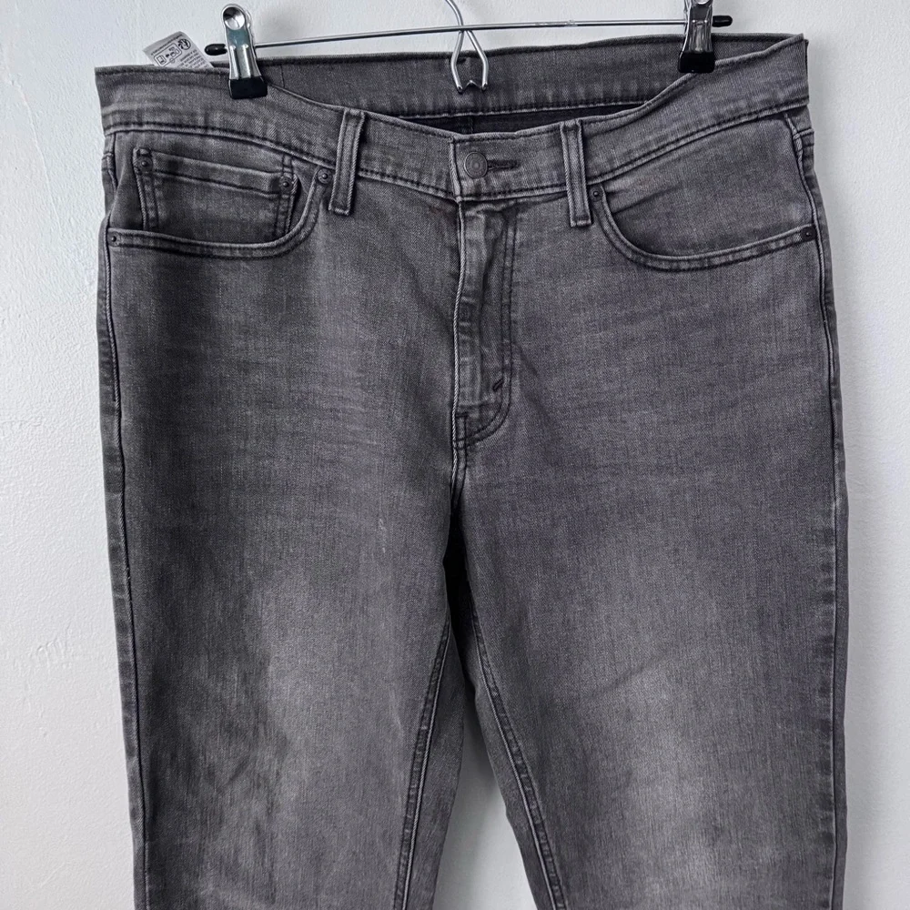 Levi’s 541 gray skinny jeans Size 34x32